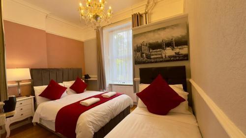 Classic Hyde Park Hotel Room Type - Standard Triple Room Classic Hyde Park Hotel Room Type - Standard Triple Room