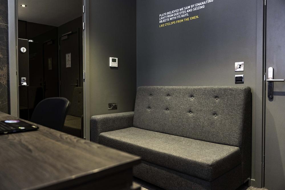 Heeton Concept Hotel - Luma Hammersmith - Tap to explore photos