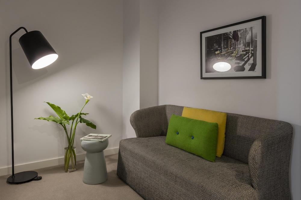 Oaks Melbourne Southbank Suites