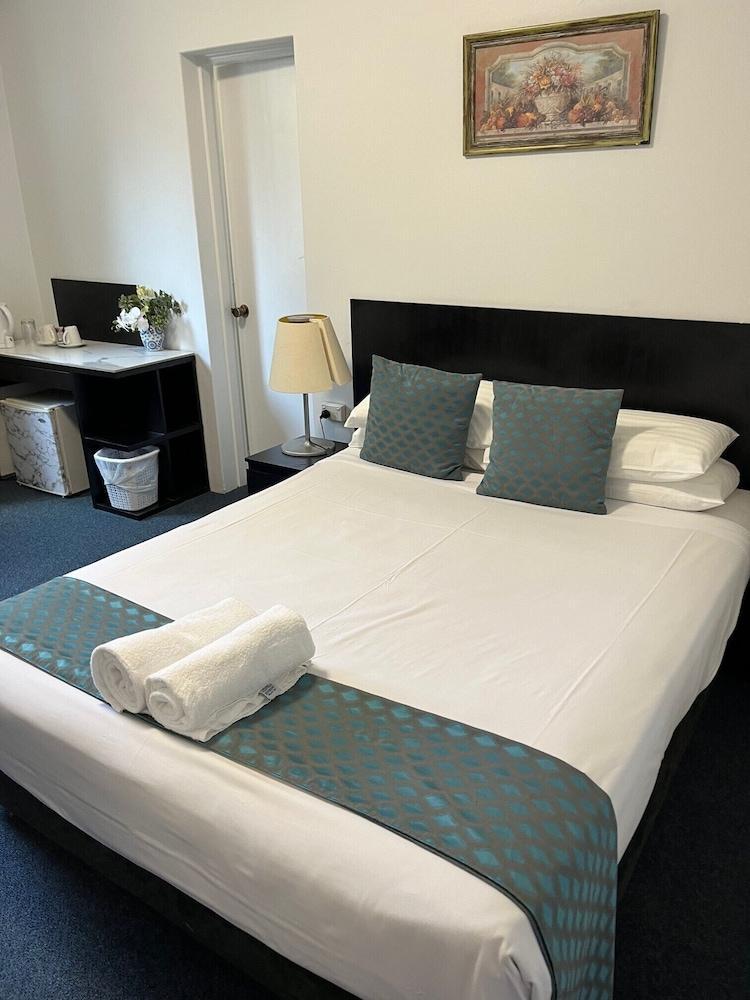 Hotel St Leonards - Tap to explore photos