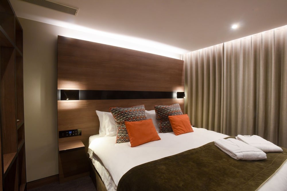 Merit Kensington Hotel Room Type - Deluxe Double Room