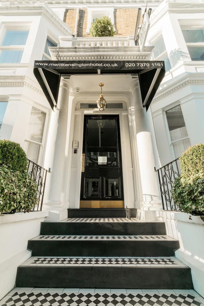 Merit Kensington Hotel - Tap to explore photos