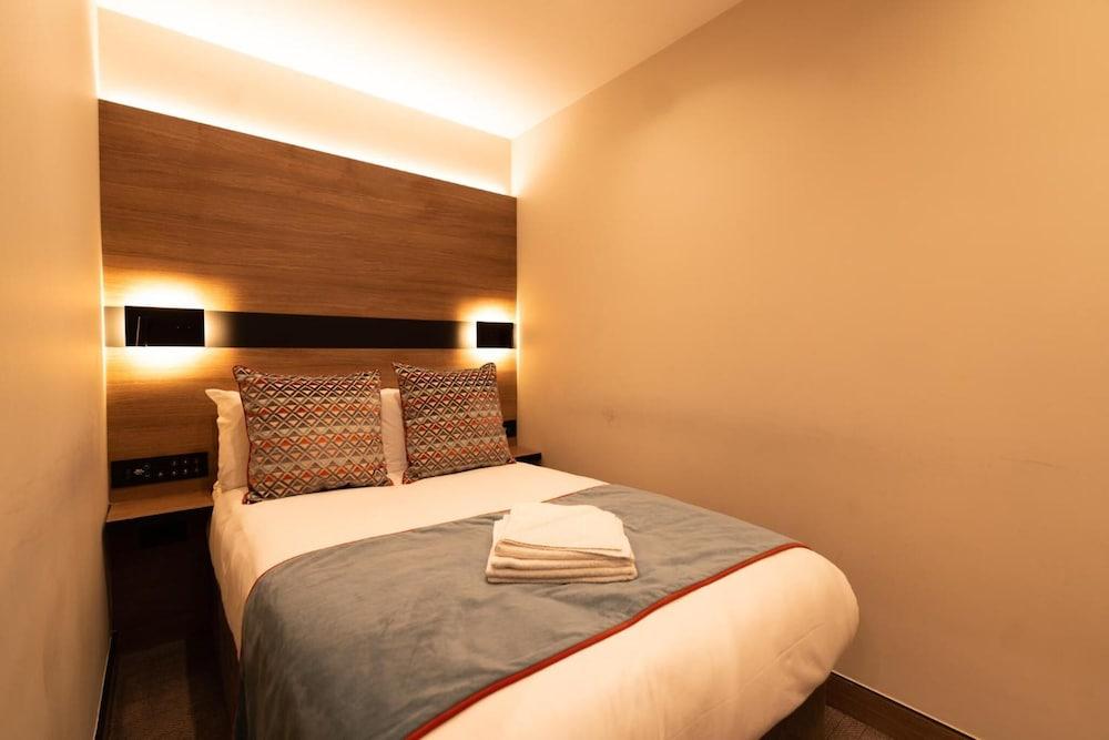 Merit Kensington Hotel Room Type - Classic Double Room