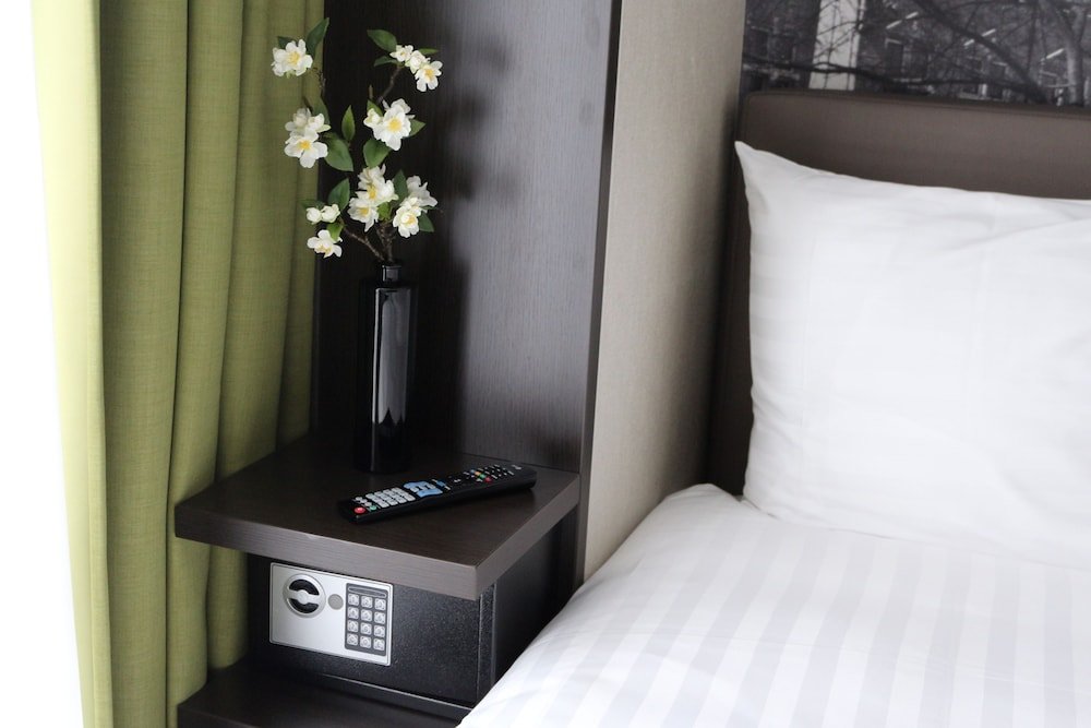 Royal Amsterdam Hotel Room Type - Basic Room, 2 Twin Beds