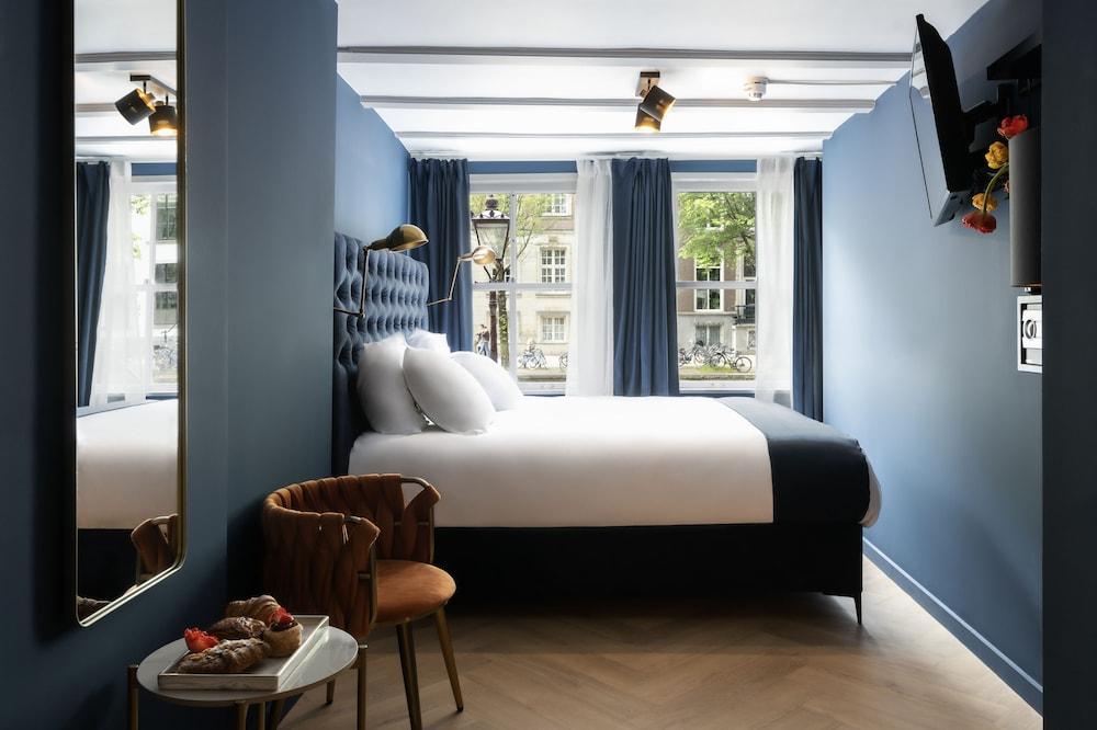 Stanley Collection Hotel Hegra Amsterdam Room Type - Signature Suite, 1 King Bed, Canal View