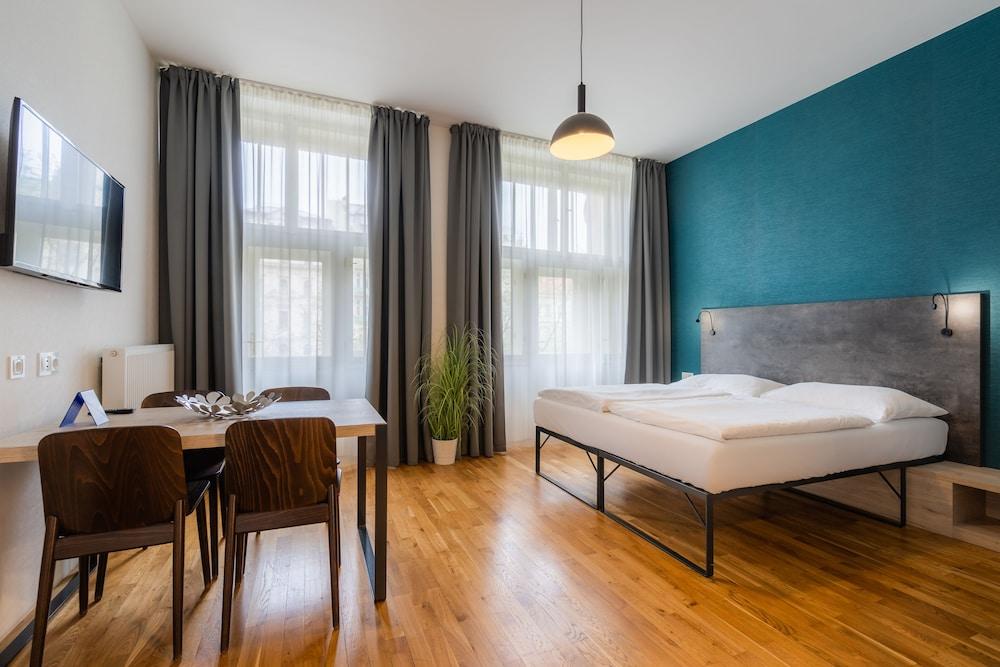 EA ApartHotel Melantrich Room Type - Superior Apartment, Balcony (4 People)