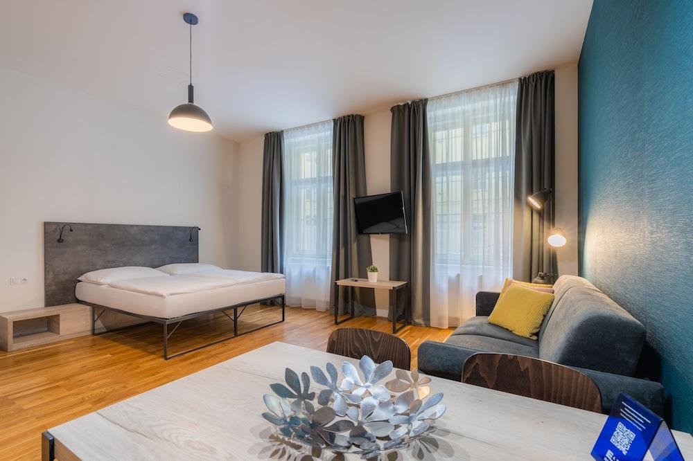 EA ApartHotel Melantrich Room Type - Superior Studio (4 People)