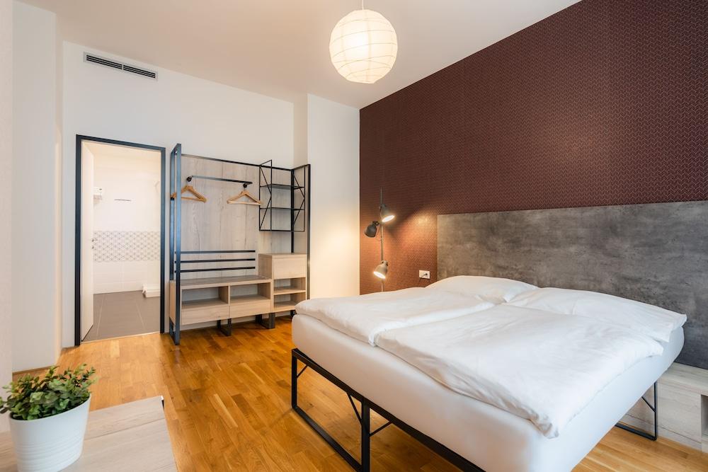 EA ApartHotel Melantrich Room Type - Superior Apartment (6 People)