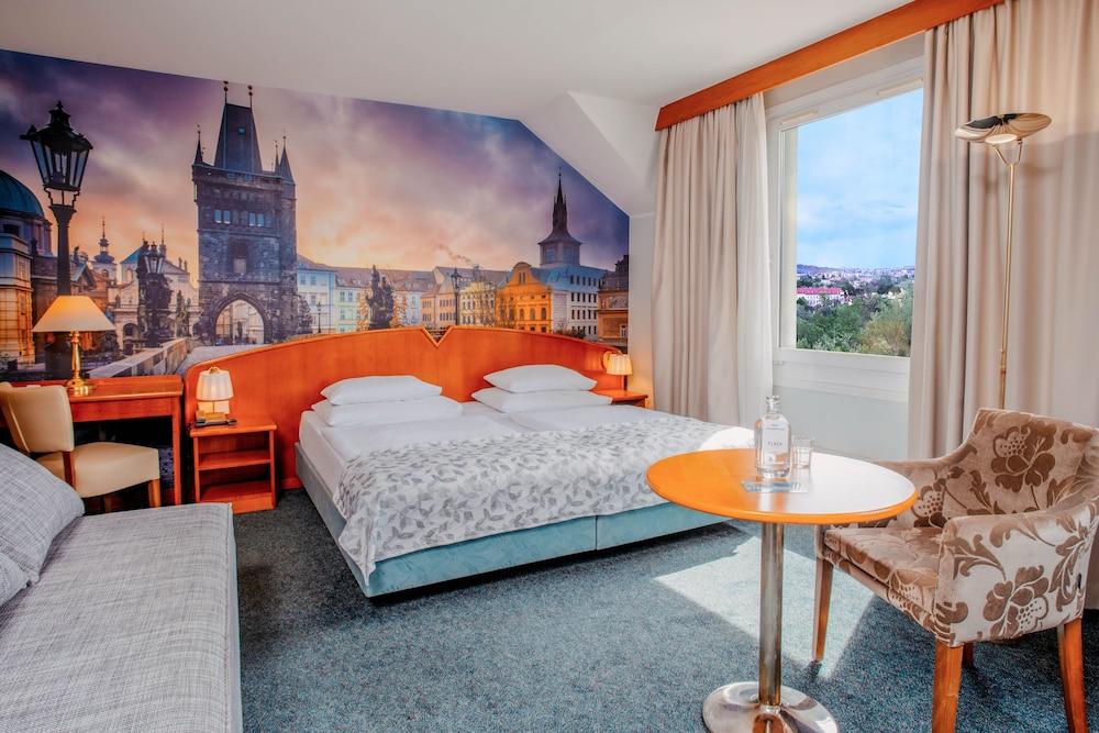 Plaza Boutique Hotel – Czech Leading Hotels Room Type - Executive Double or Twin Room Plaza Boutique Hotel – Czech Leading Hotels Room Type - Executive Double or Twin Room