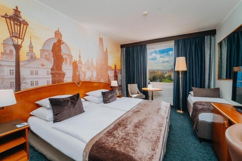 Plaza Prague Hotel - Czech Leading Hotels - Tap to explore photos