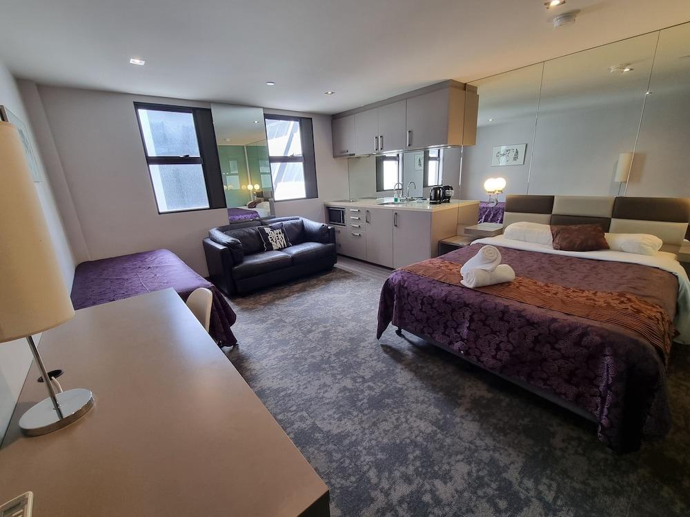 Melbourne ViVo Room Type - Deluxe Twin Room, Multiple Beds, Non Smoking, Kitchen