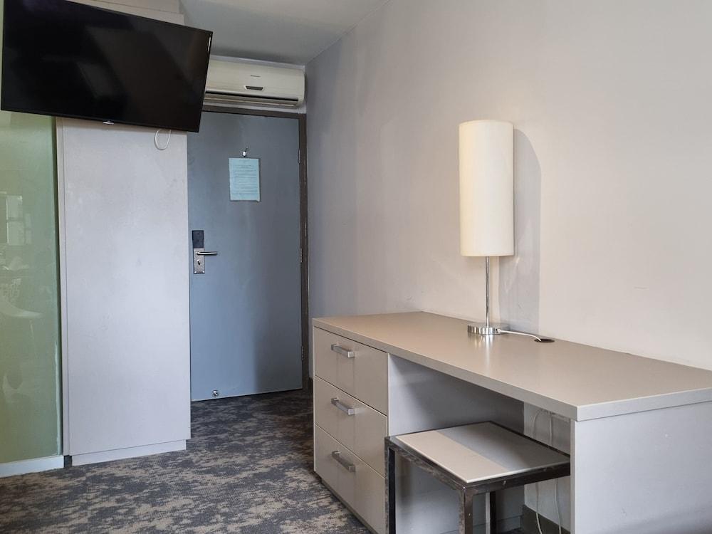 Melbourne ViVo Room Type - Superior Studio Upper Floor Balcony
