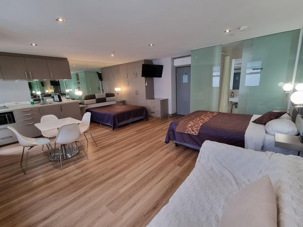 Melbourne ViVo Room Type - Family Studio Upper Floor