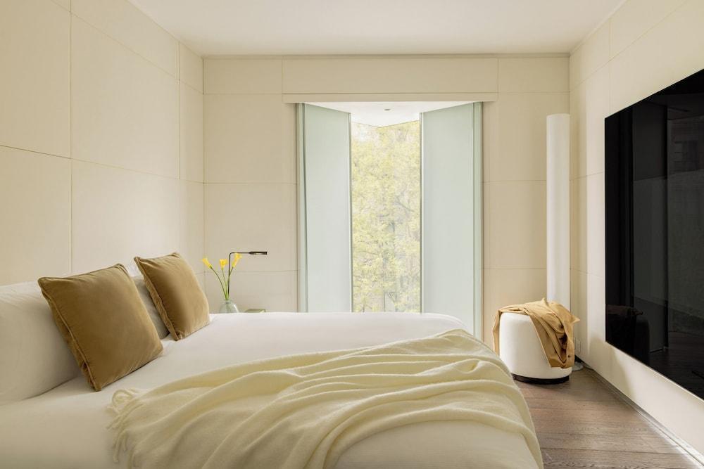 ME London Room Type - Junior Suite (Extra ME) ME London Room Type - Junior Suite (Extra ME)