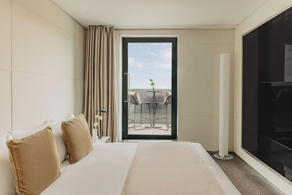 ME London Room Type - Superior ME City View Terrace ME London Room Type - Superior ME City View Terrace