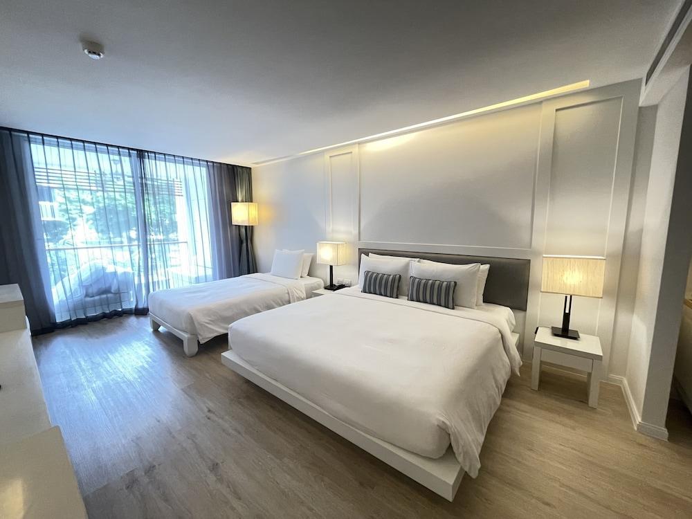 Nap Patong Hotel Room Type - DayLight Triple