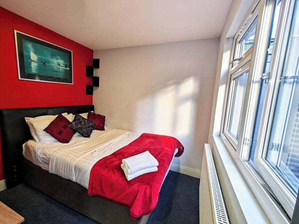 Wellesley Hotel Room Type - One Bedroom Apartment