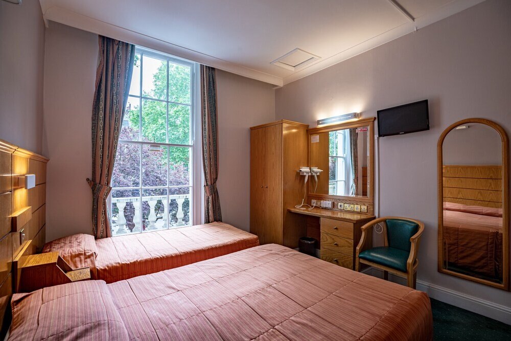 Nayland Hotel Room Type - Classic Triple Room