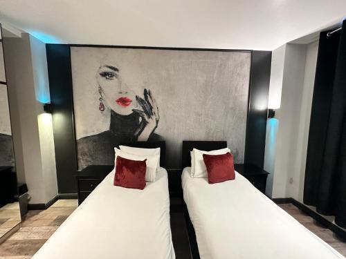 Pasha Hotel - 3* Boutique Hotel Room Type - Deluxe Twin Room