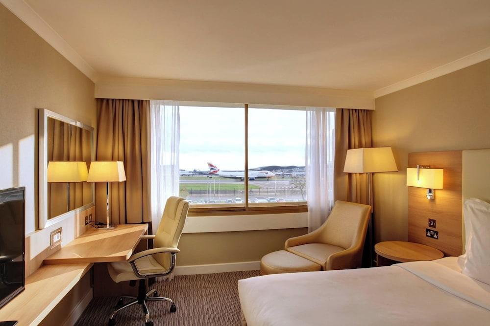 Renaissance London Heathrow Hotel Room Type - Superior Room, 1 Queen Bed (View)