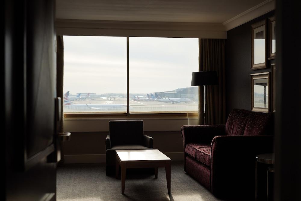 Renaissance London Heathrow Hotel - Tap to explore photos