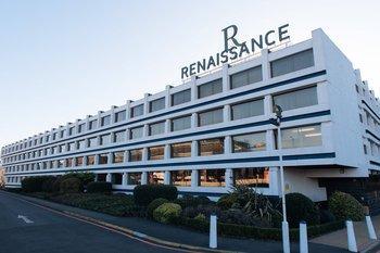 Renaissance London Heathrow Hotel - Tap to explore photos