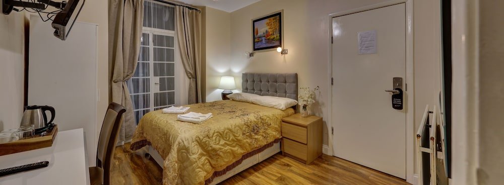Barry House Room Type - Standard Double Room