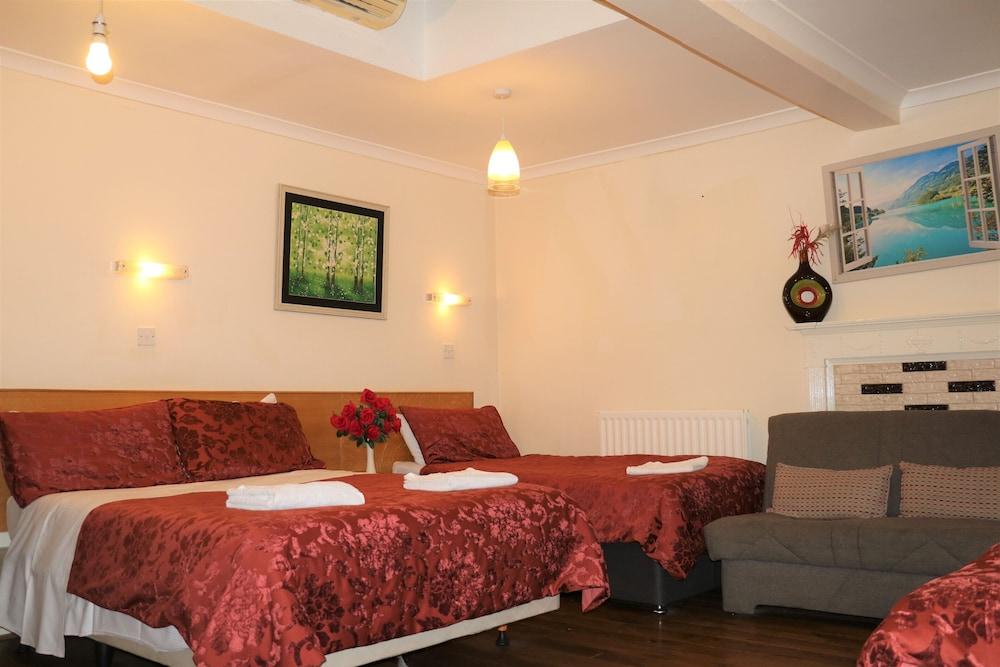 Barry House Room Type - Family Room (For 7 people)
