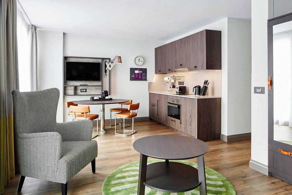 Residence Inn by Marriott London Bridge - Tap to explore photos