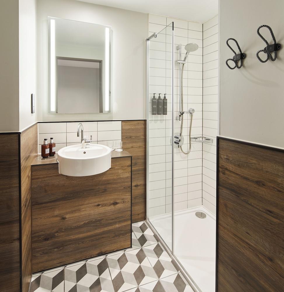 Residence Inn by Marriott London Bridge - Tap to explore photos