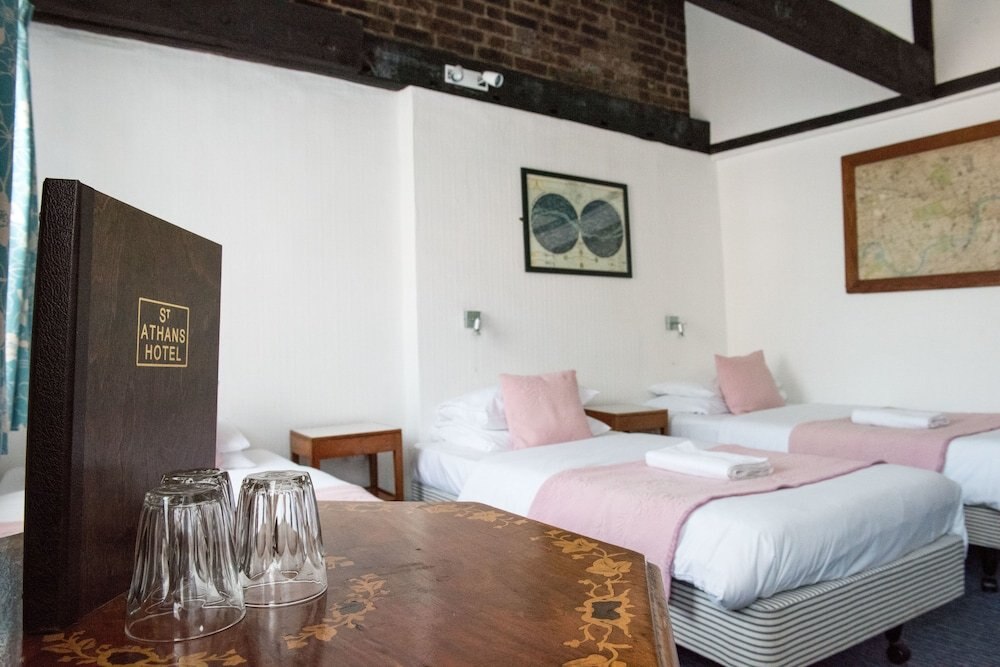 St Athans Hotel Room Type - Triple Room, Shared Bathroom St Athans Hotel Room Type - Triple Room, Shared Bathroom