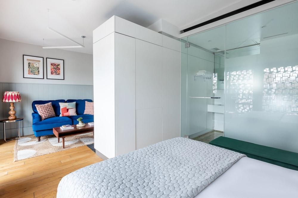 Town Hall Hotel – Shoreditch Room Type - Deluxe Suite (Junior)