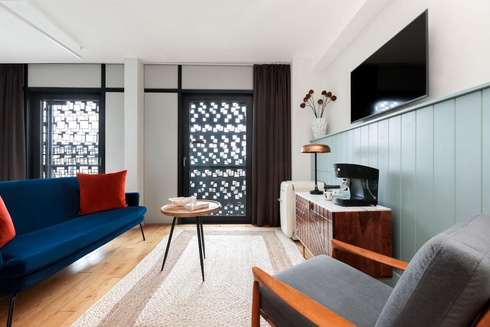 Town Hall Hotel – Shoreditch Room Type - Deluxe Suite, 1 Bedroom