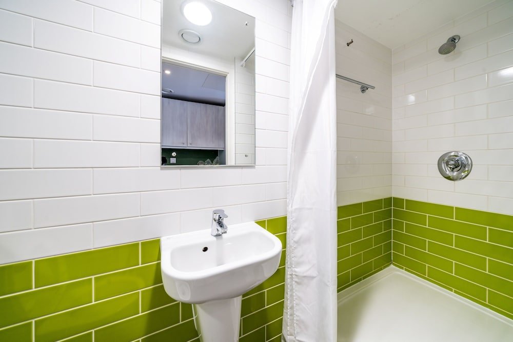 Hashtag Aldgate Campus Accommodation - Tap to explore photos
