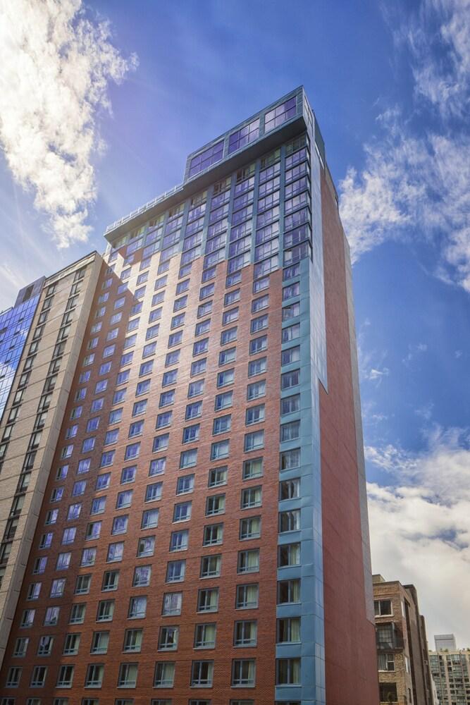 DoubleTree by Hilton Hotel New York Times Square West - Tap to explore photos