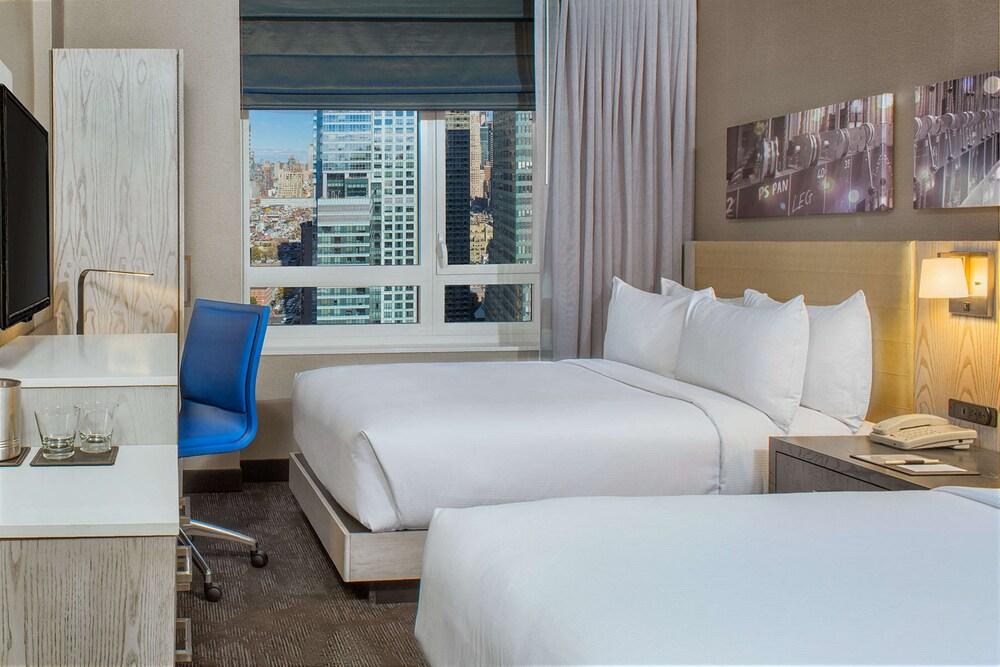 DoubleTree by Hilton Hotel New York Times Square West Room Type - Standard Room, 2 Double Beds, Non Smoking
