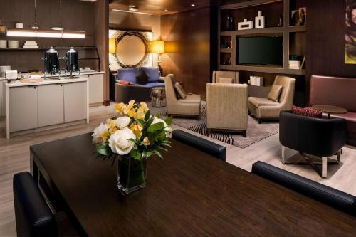 Hilton Brooklyn New York - Tap to explore photos