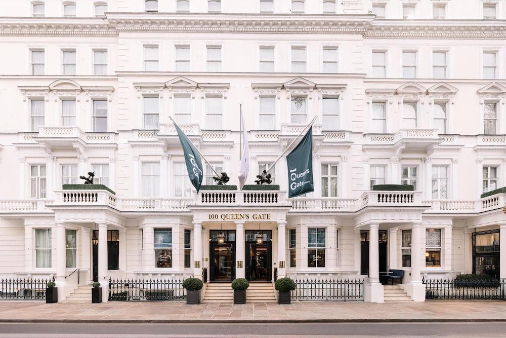 100 Queens Gate Hotel London, Curio Collection by Hilton - Tap to explore photos