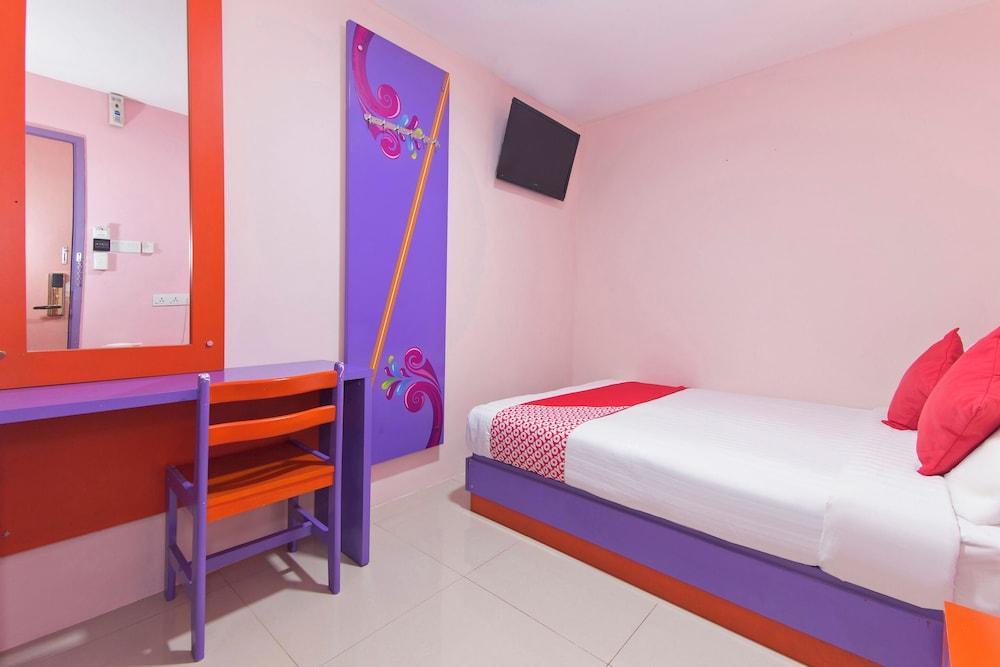 Hotel O Brickfields Park Hotel - Tap to explore photos