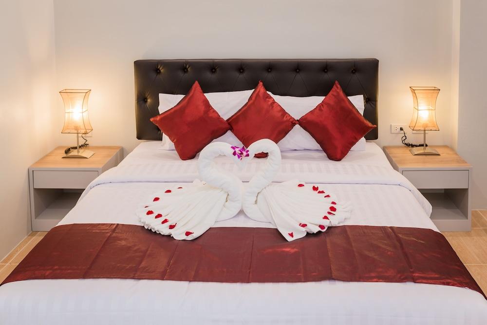 OYO 263 Journey Residence Room Type - Deluxe Double Room