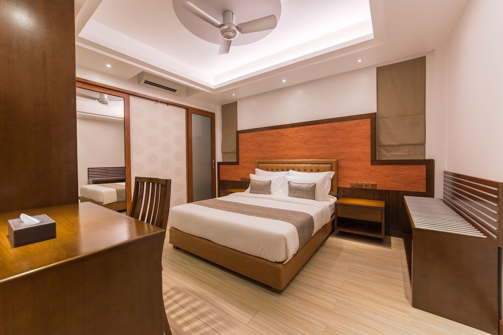 Samann Host Room Type - Super Deluxe Room with Balcony with Free Return Airport Transfer
