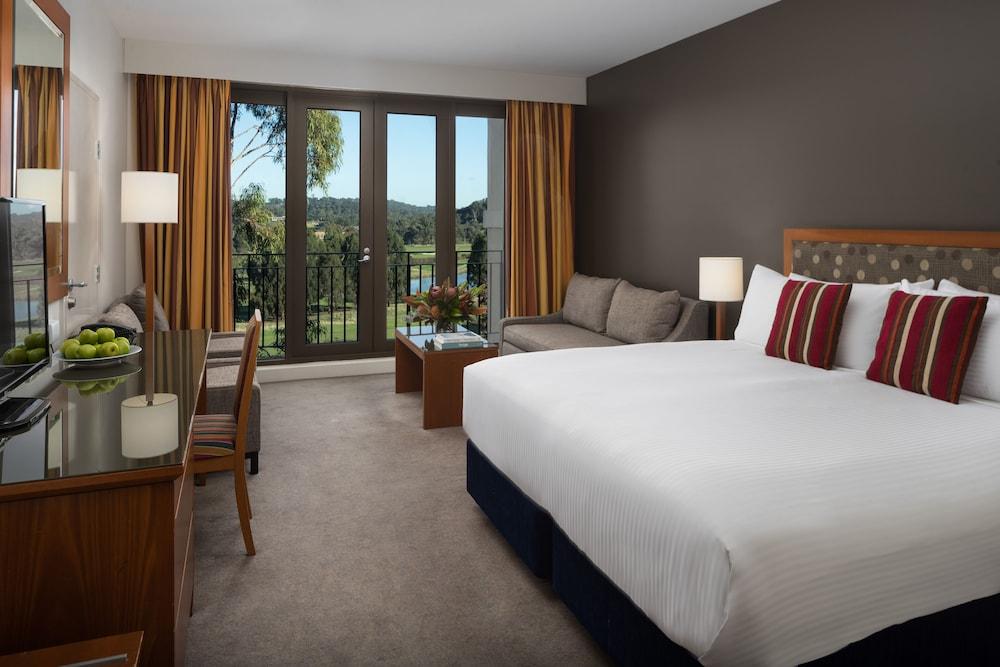 Yarra Valley Lodge Room Type - Golf View King Room Yarra Valley Lodge Room Type - Golf View King Room