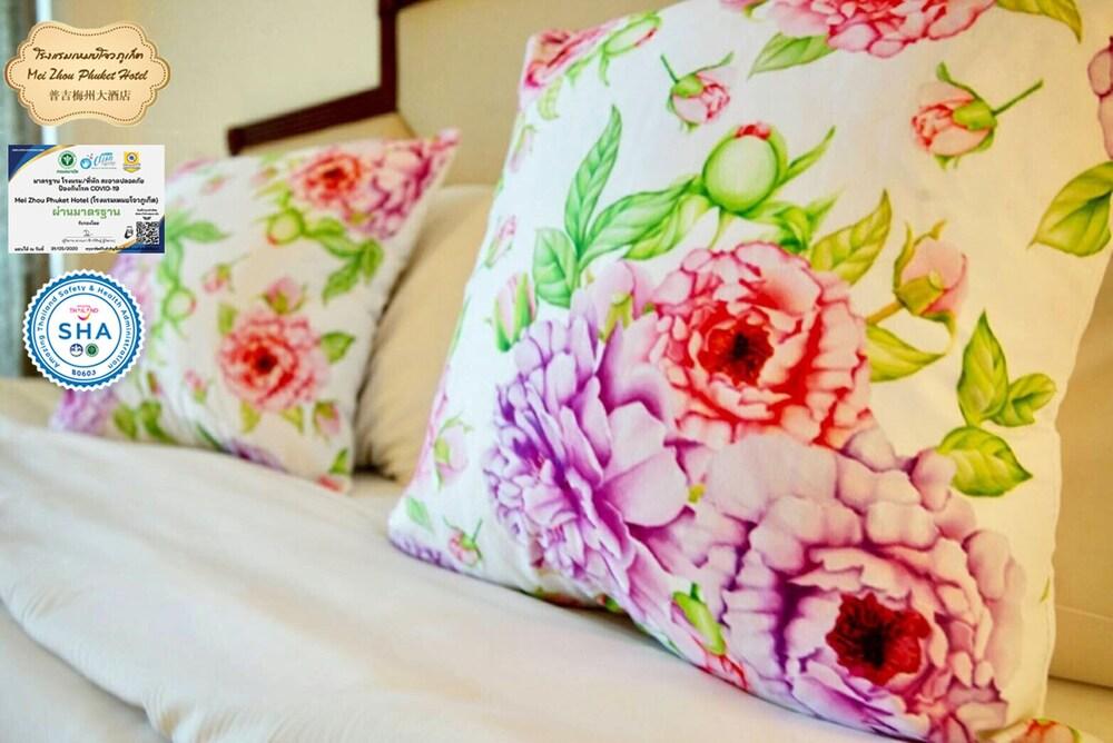 Mei Zhou Phuket Hotel Room Type - Deluxe Double Room