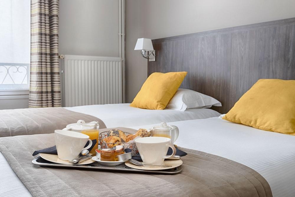Beaugency Hotel Room Type - Twin Room