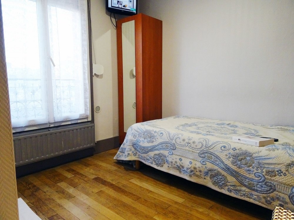 Hôtel Ermitage - Tap to explore photos