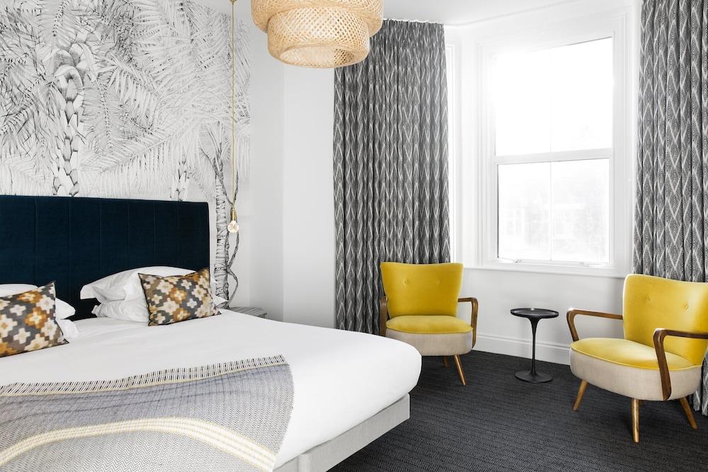 The Lodge Hotel - Putney Room Type - Deluxe Room, 1 King Bed The Lodge Hotel - Putney Room Type - Deluxe Room, 1 King Bed