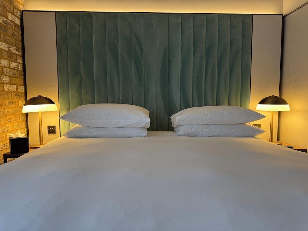 The Lodge Hotel - Putney Room Type - Premier Room