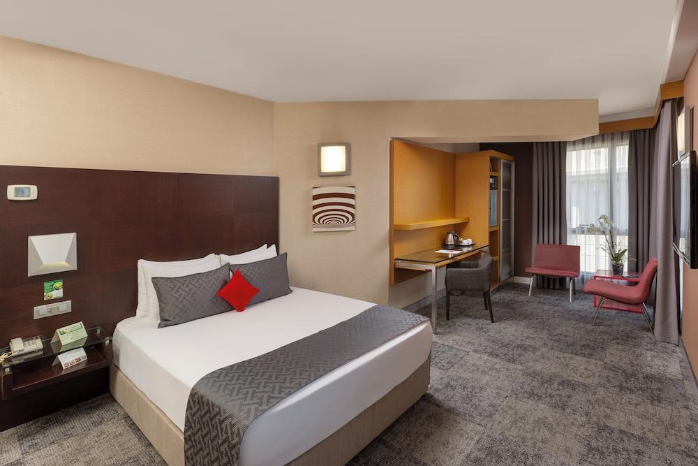 Nippon Hotel Room Type - Deluxe Corner Room