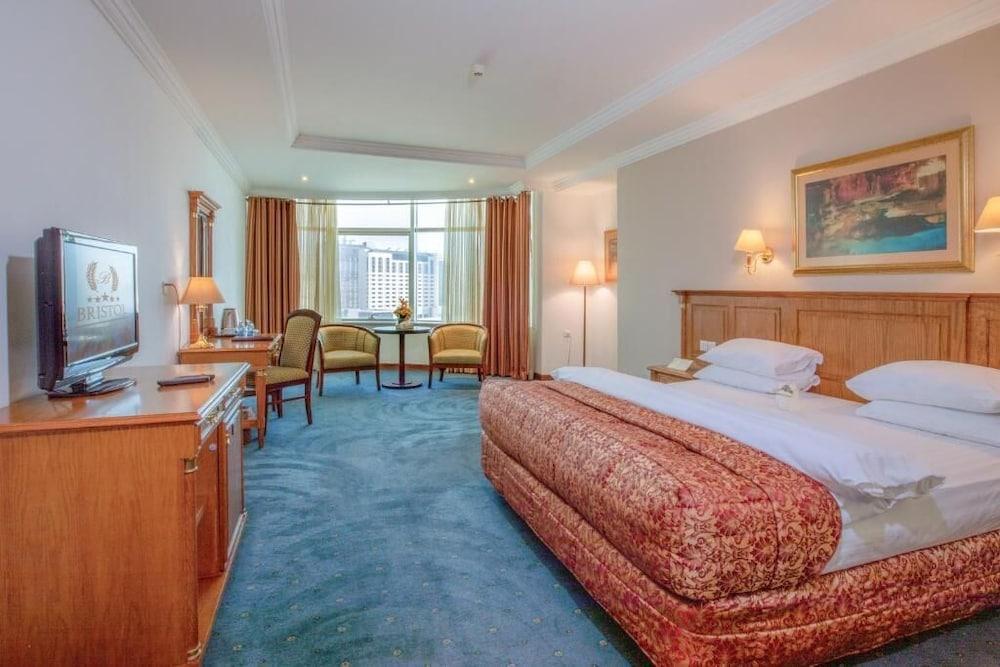 Bristol Hotel Room Type - Deluxe Room