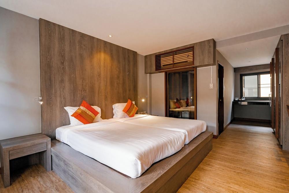 Naiya Buree Boutique Resort Room Type - Deluxe Poolside Twin Bed Room